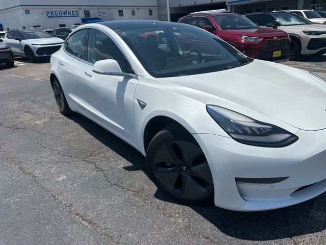 2020 Tesla Model 3 Standard Range Plus's photo