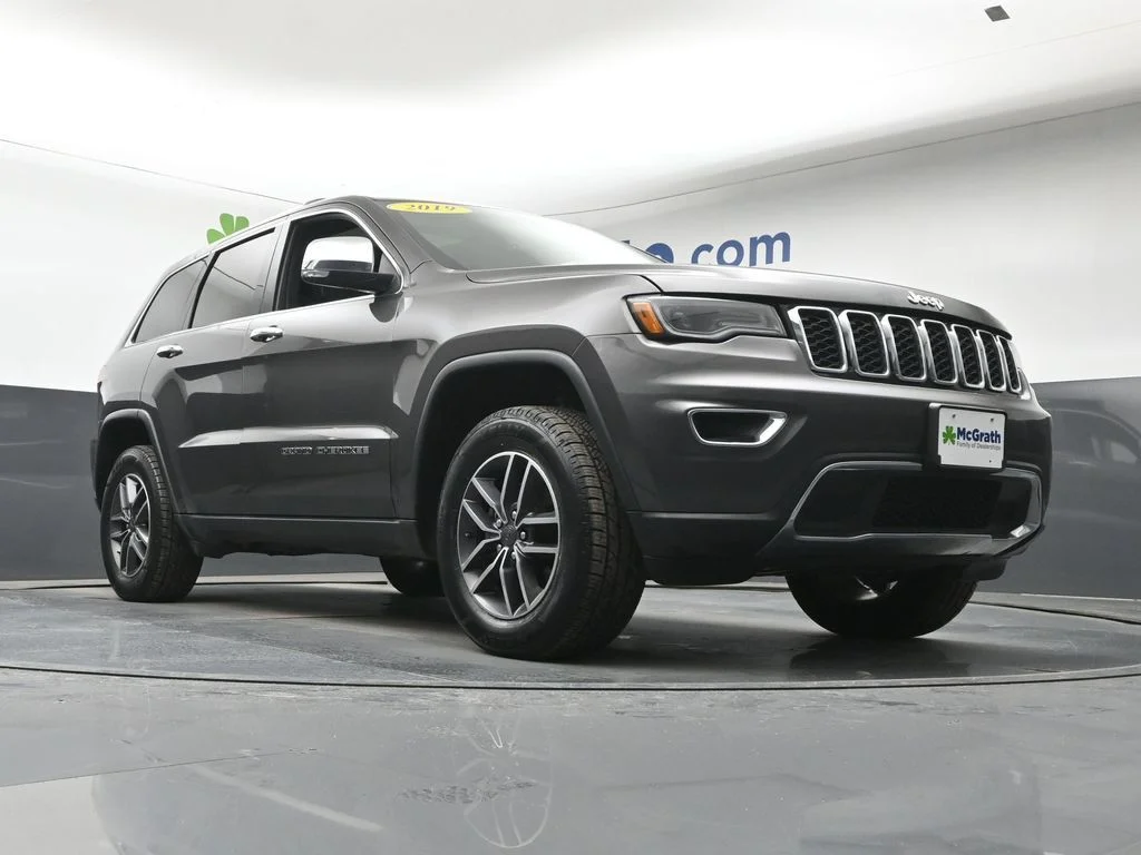 Used 2019 Gray Jeep Limited image 29