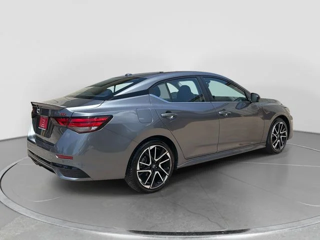 Used 2025 Gray Nissan SR image 4
