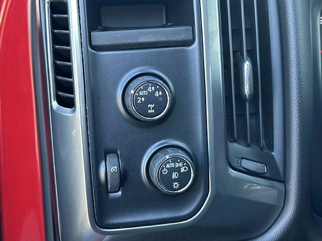 Used 2016 Red Chevrolet LT image 25