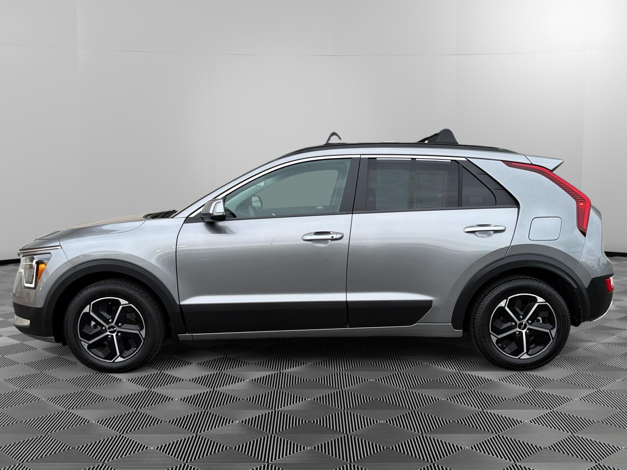 Certified Used 2024 Steel Gray Kia EX image 8