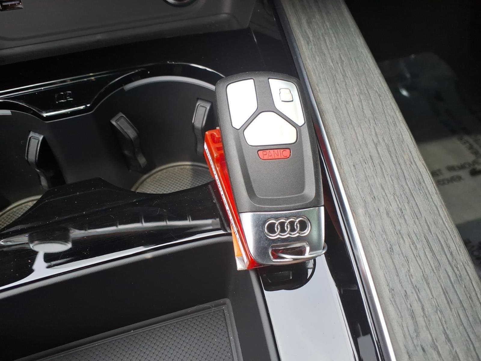Used 2023 Daytona Gray Pearl Effect Audi S line Premium image 32