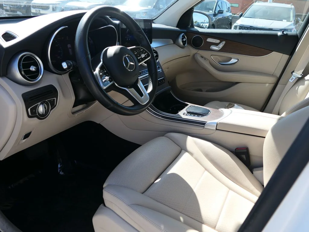 Used 2022 Polar White Mercedes-Benz GLC 300 4MATIC® image 12