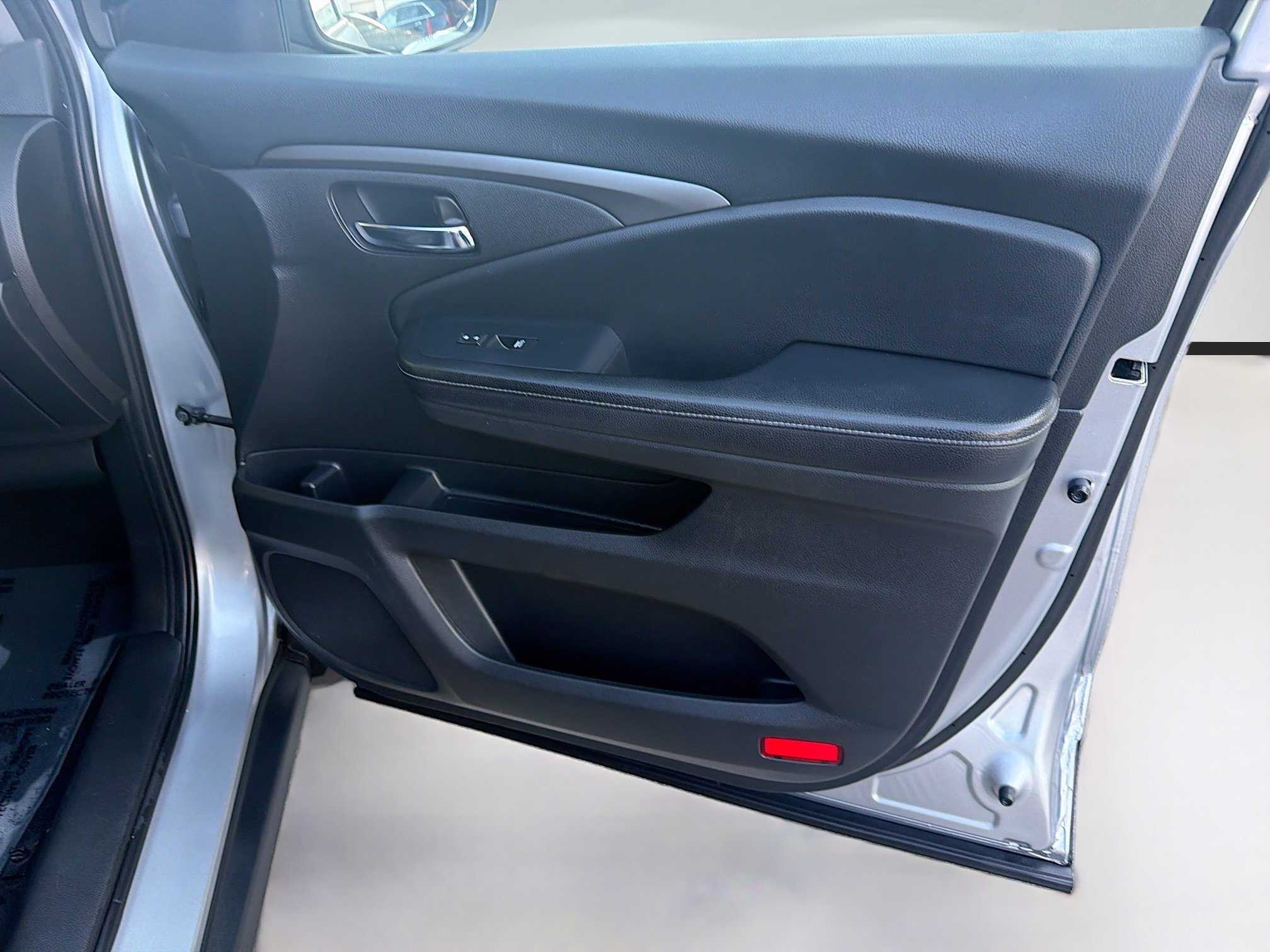 Used 2020 Silver Honda RTL image 31