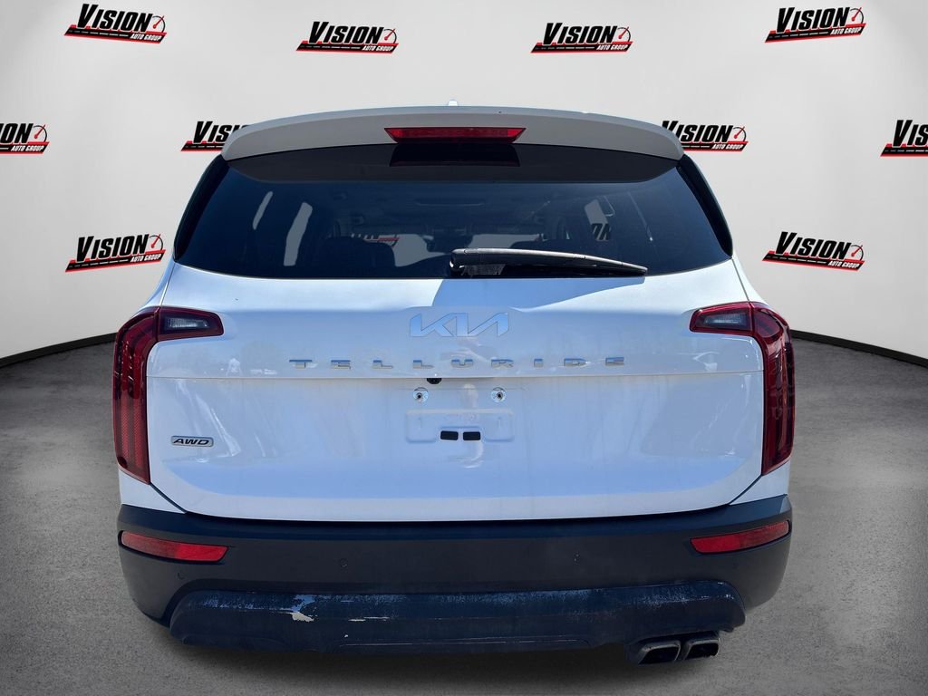 Used 2022 White Kia S image 6