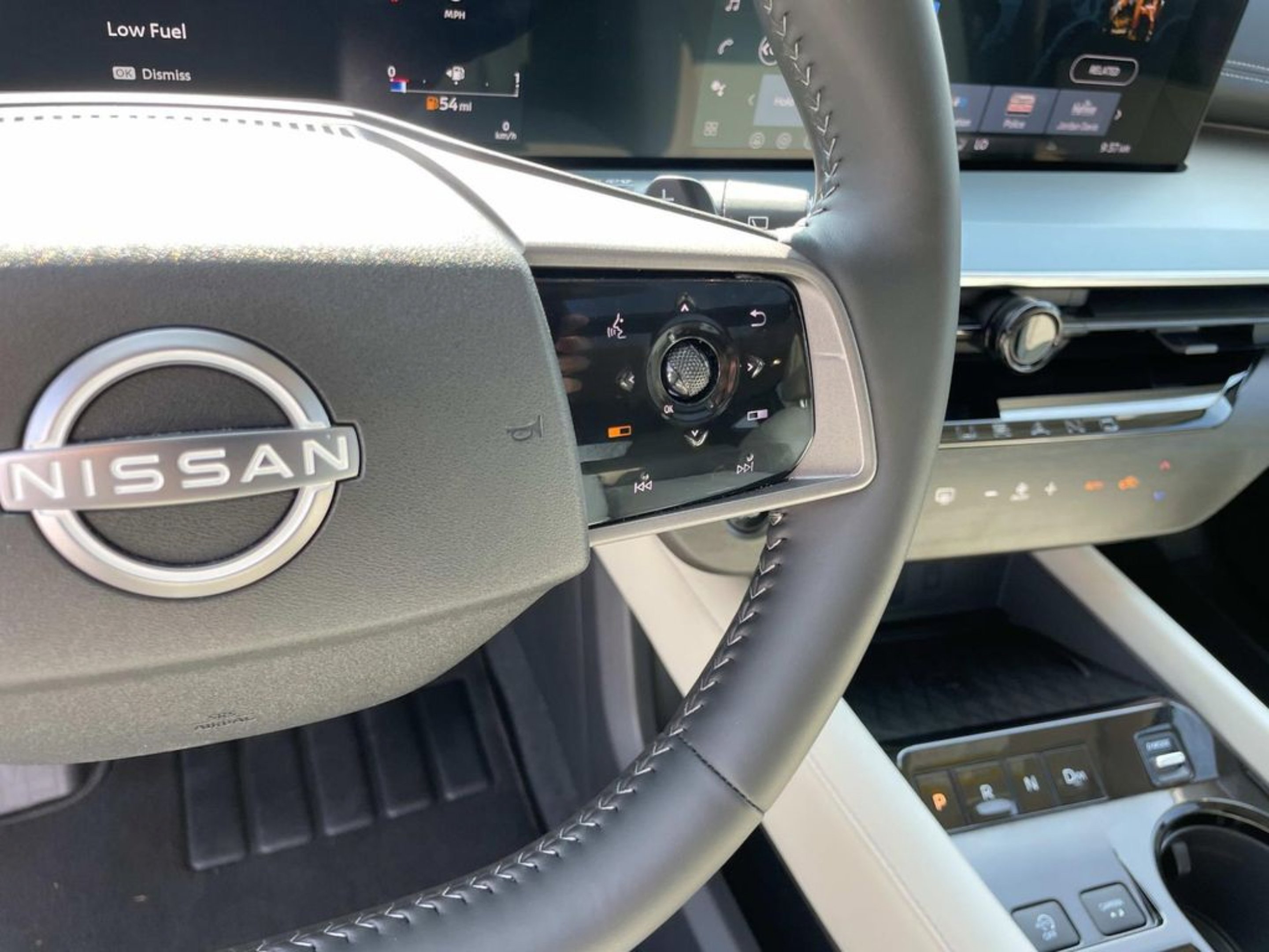 Used 2025 White Nissan SL image 28