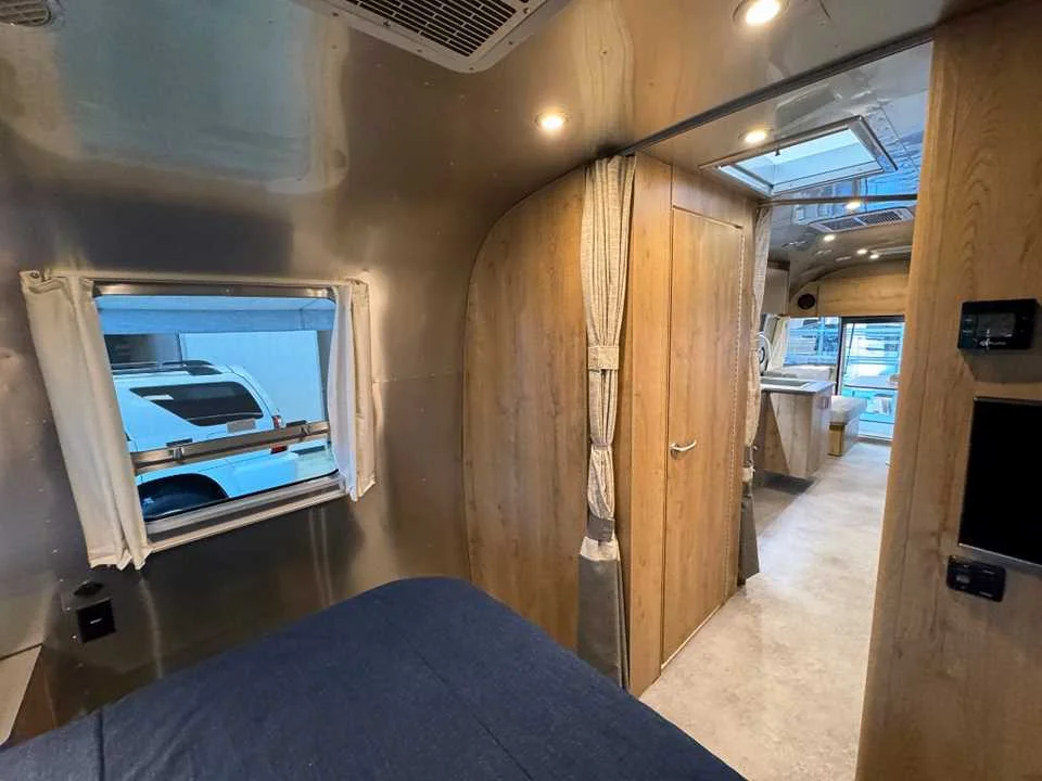 New 2027 SILVER AIRSTREAM  image 25