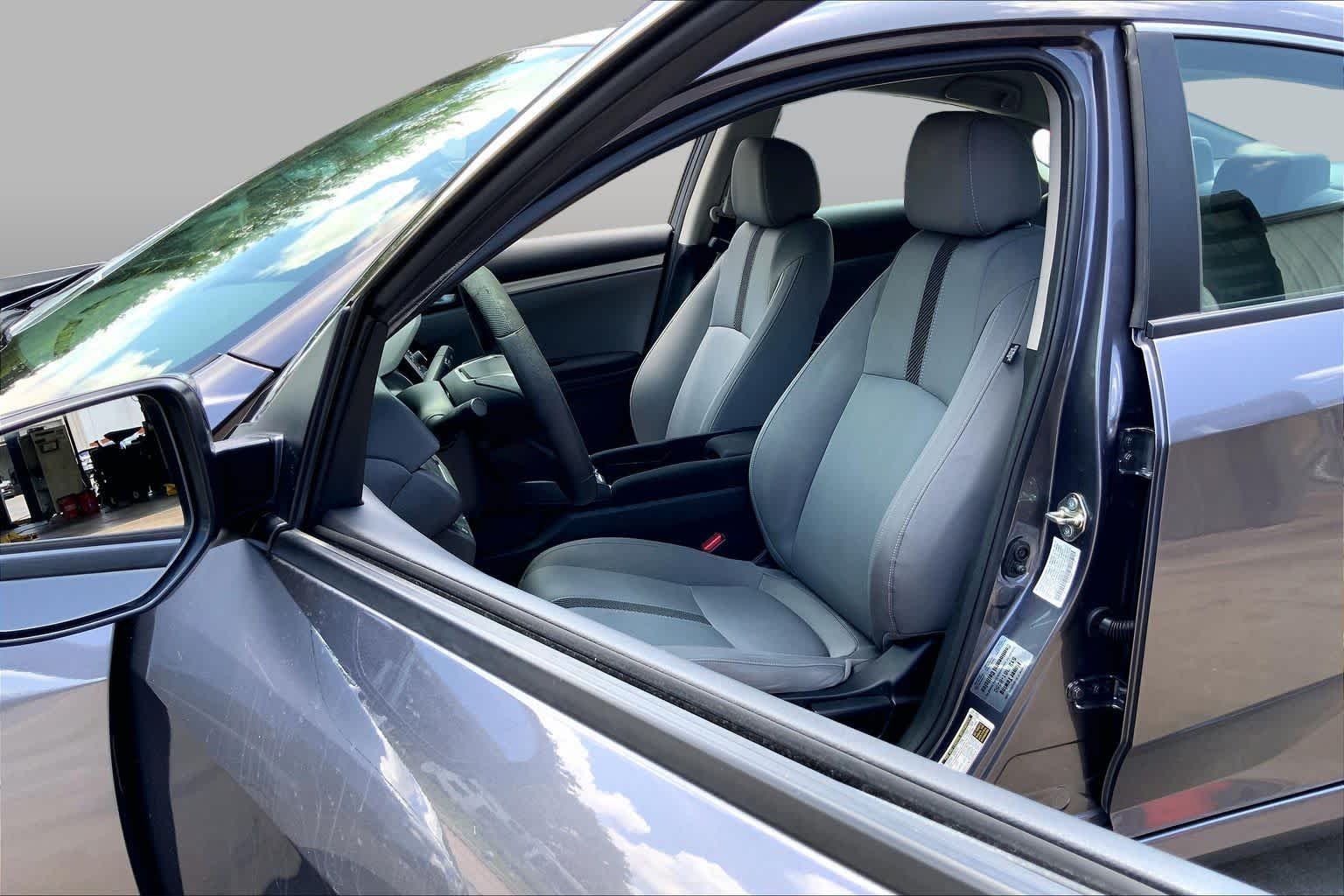 Used 2016 Modern Steel Metallic Honda LX image 8