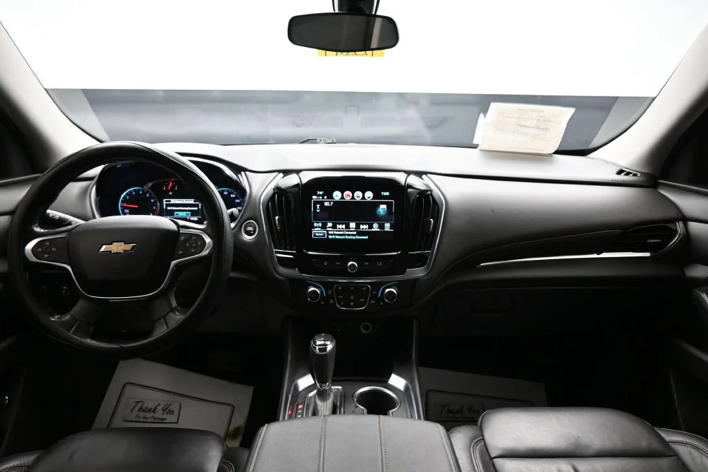 Used 2019 Silver Chevrolet 3LT image 13