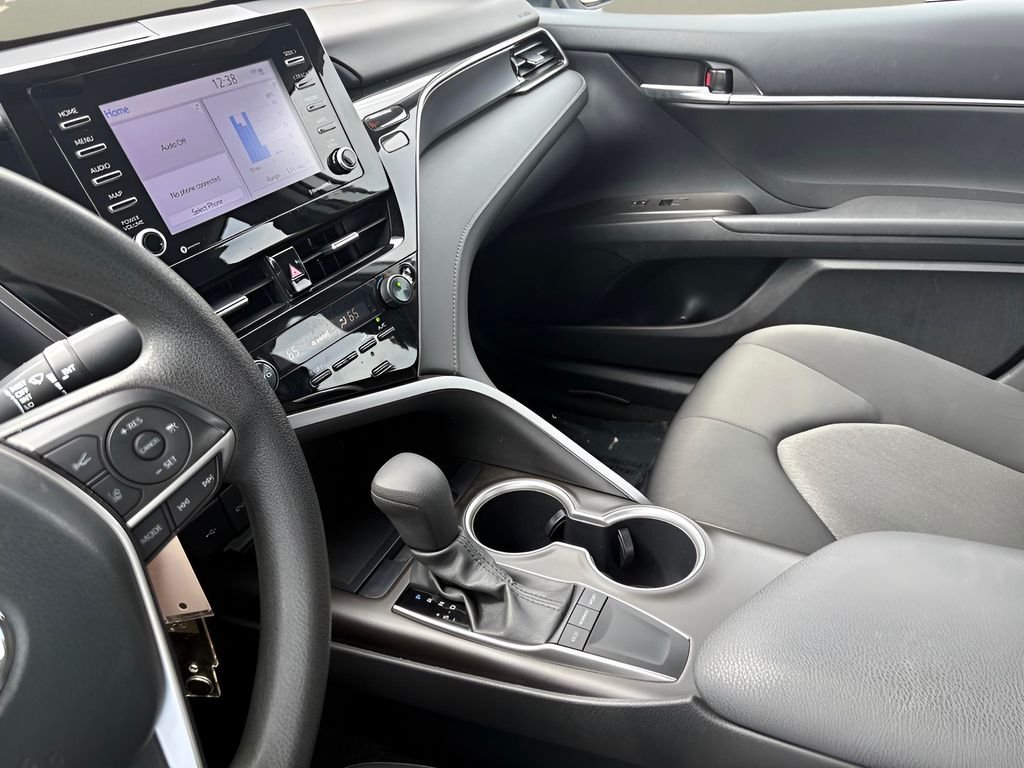 2024 Toyota Camry LE - Photo 8