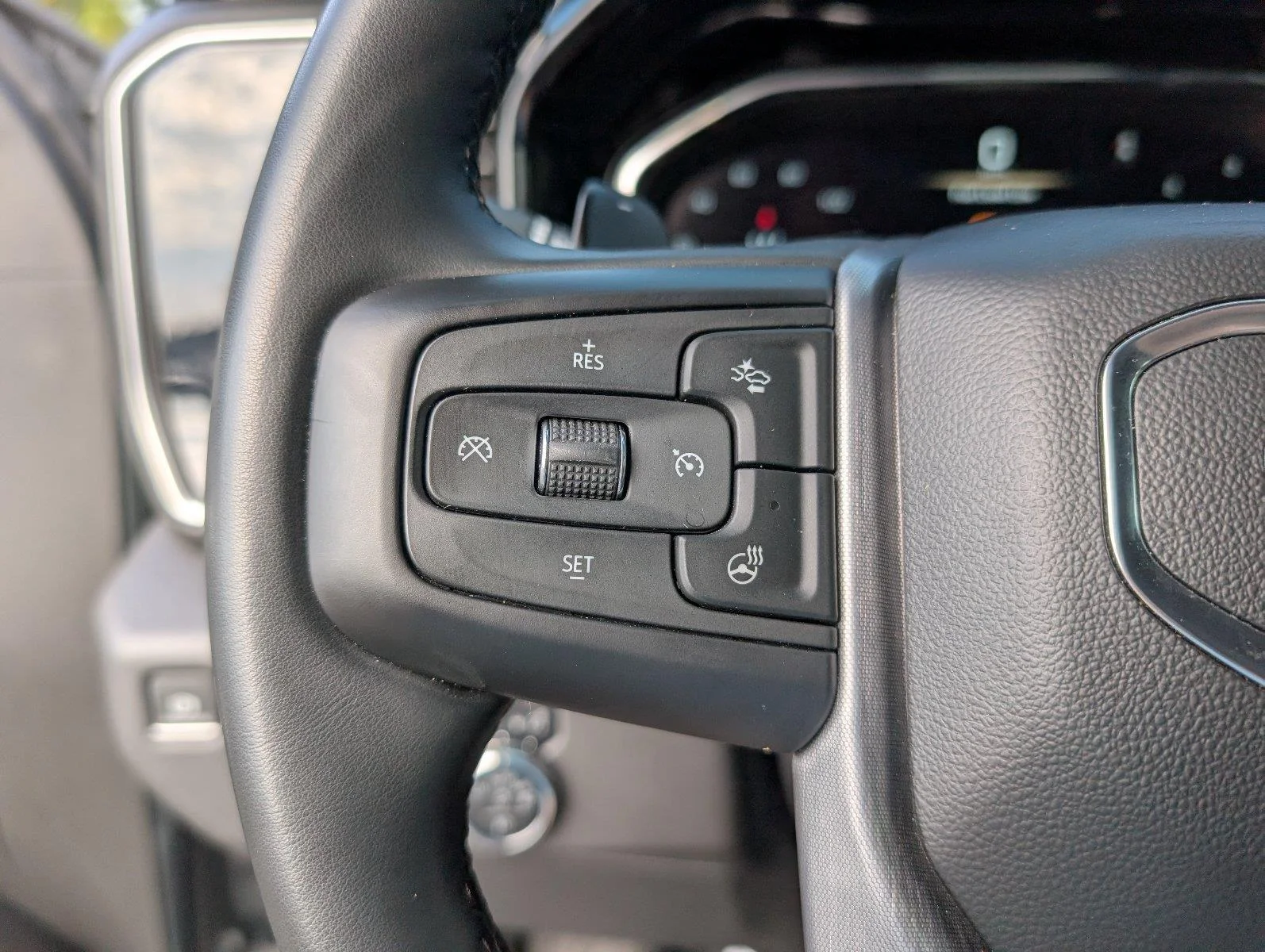 Used 2023 STERLING METALLIC GMC SLT image 29