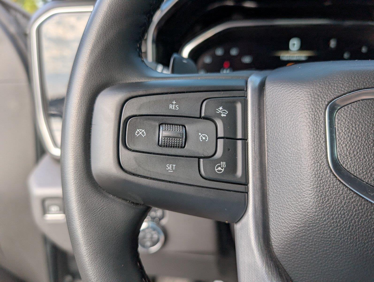 Used 2023 STERLING METALLIC GMC SLT image 29