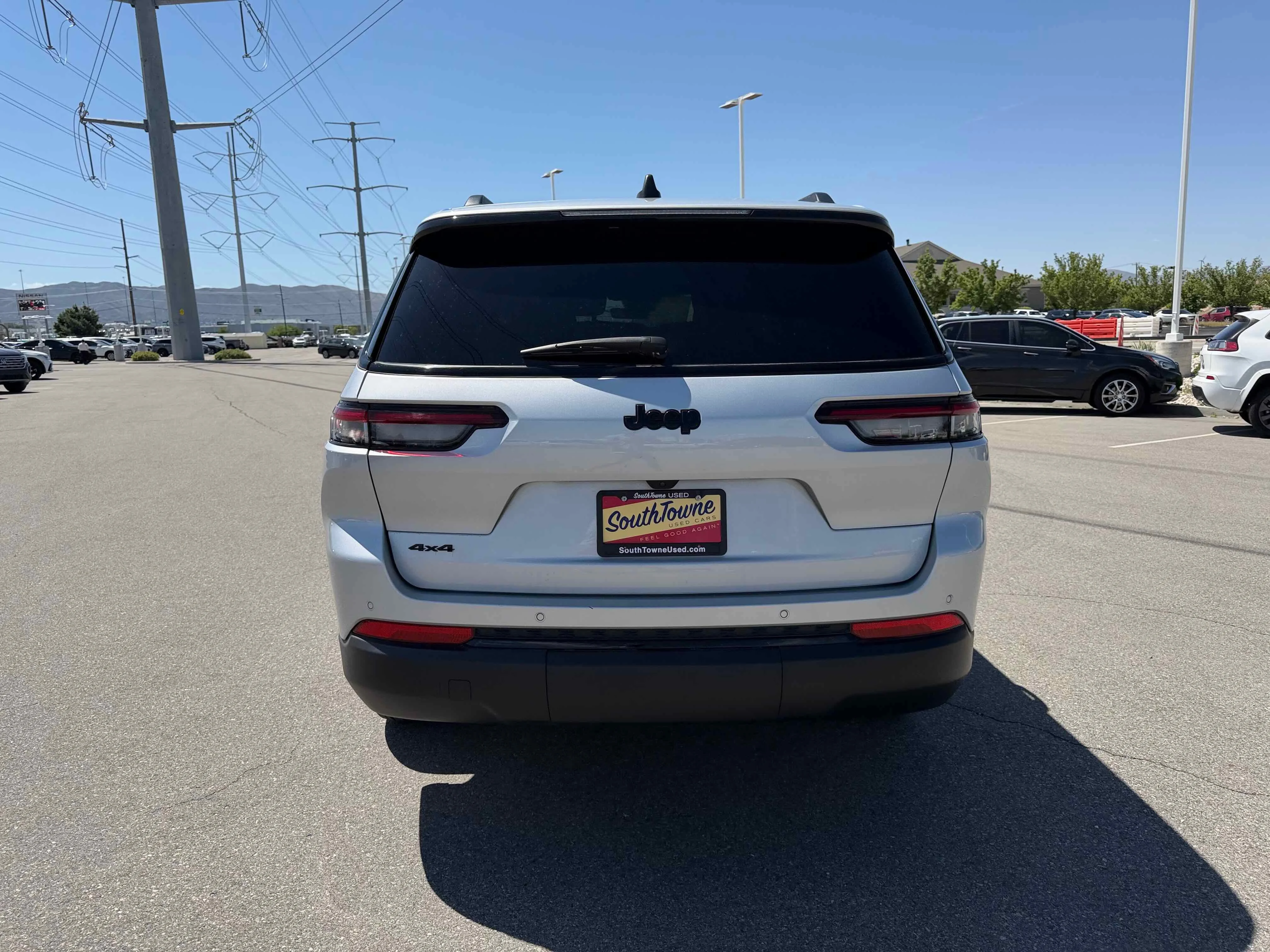 Used 2025 Silver Zynith Jeep Altitude X image 4