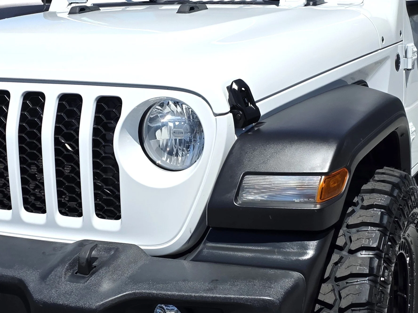 Certified Used 2022 Bright White Clearcoat Jeep Sport image 7