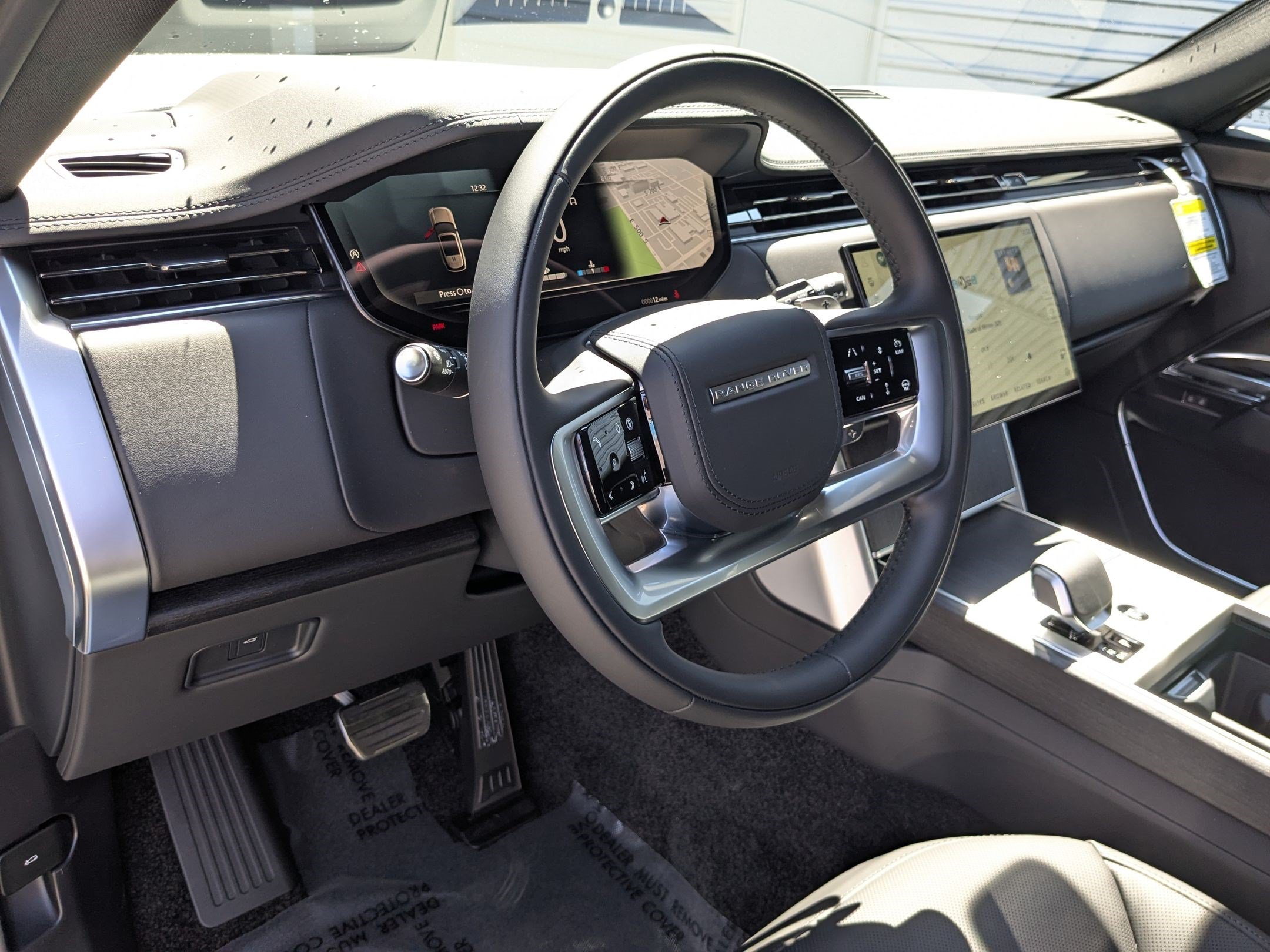 New 2026 Fuji White Land Rover P400 SE LWB 7 Seat image 14