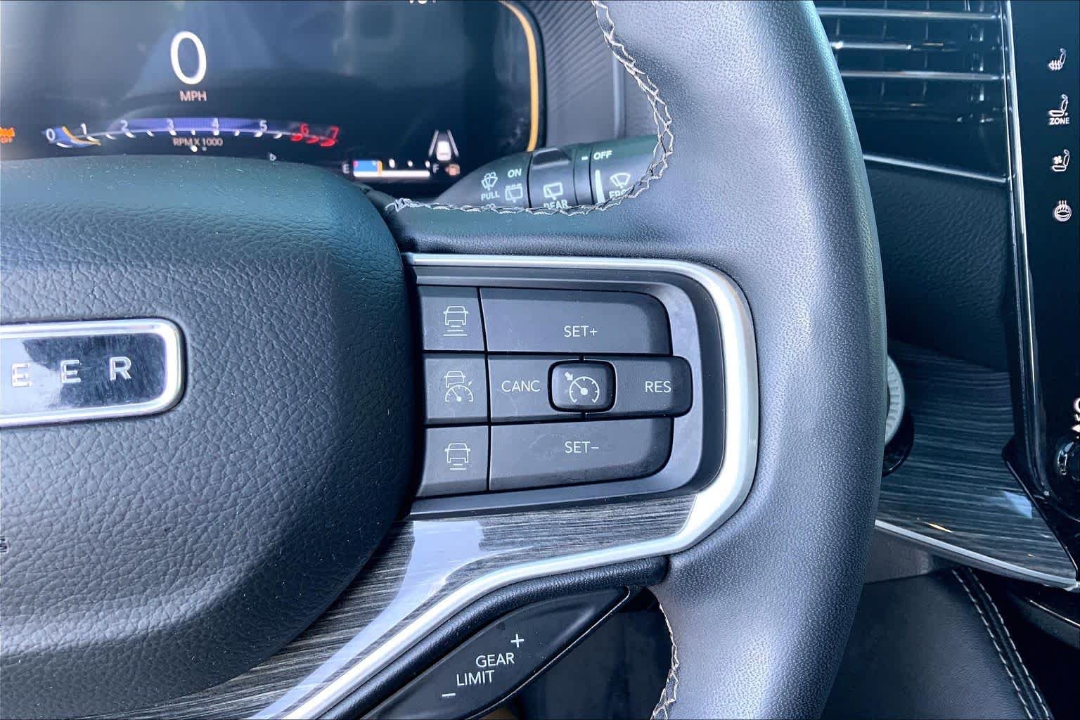 Used 2022 Baltic Gray Metallic Clearcoat Jeep Series III image 25