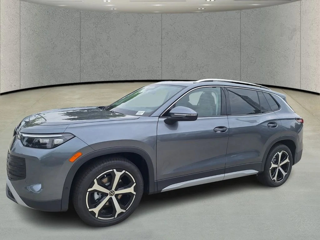 2026 Volkswagen Tiguan 2.0T SE's photo