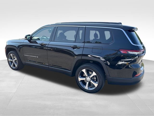 New 2026 Diamond Black Crystal Pearlcoat Jeep Limited image 5
