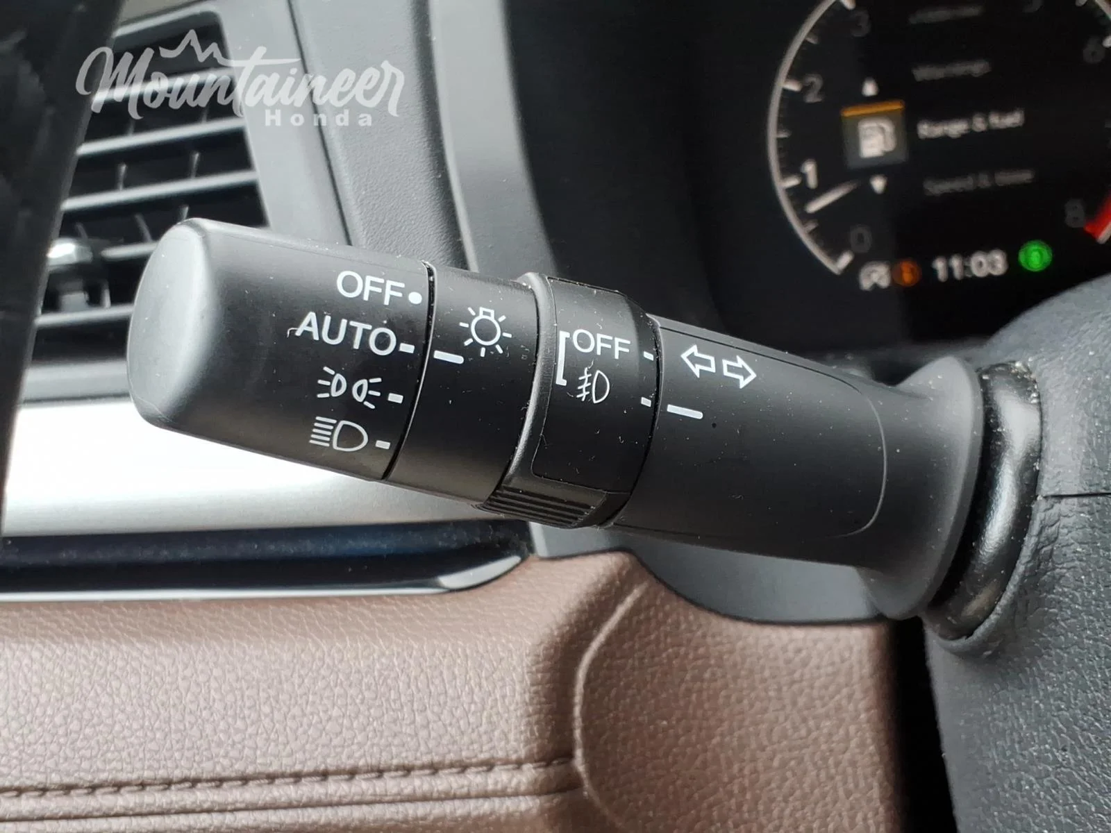 Used 2025 Platinum White Pearl Honda Touring image 36