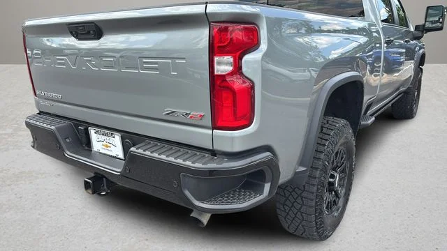 Used 2024 Gray Chevrolet ZR2 image 34