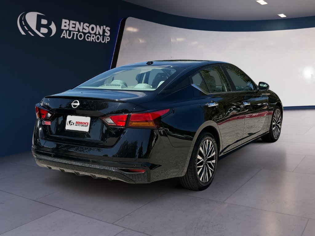 Used 2025 Black Nissan 2.5 SV image 5