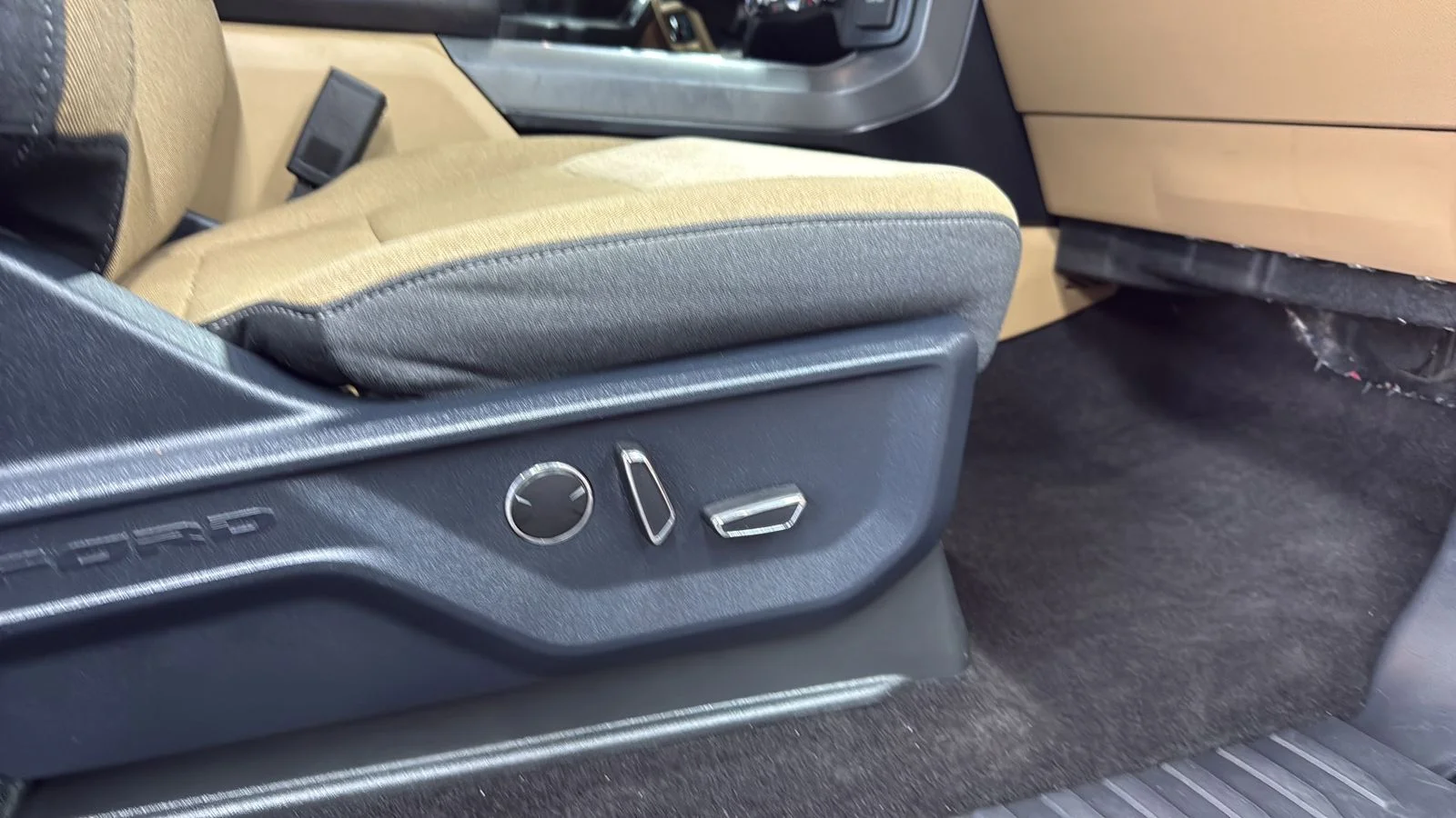 Used 2021 Gray Ford XLT image 24