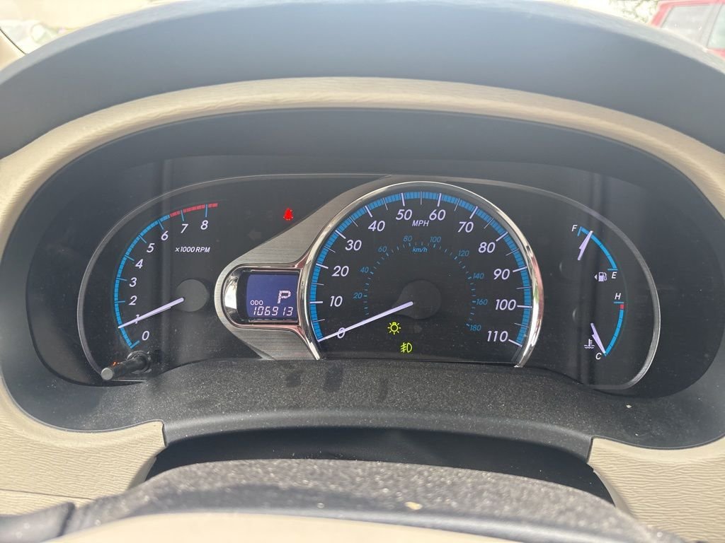 Used 2013 Black Toyota XLE image 6