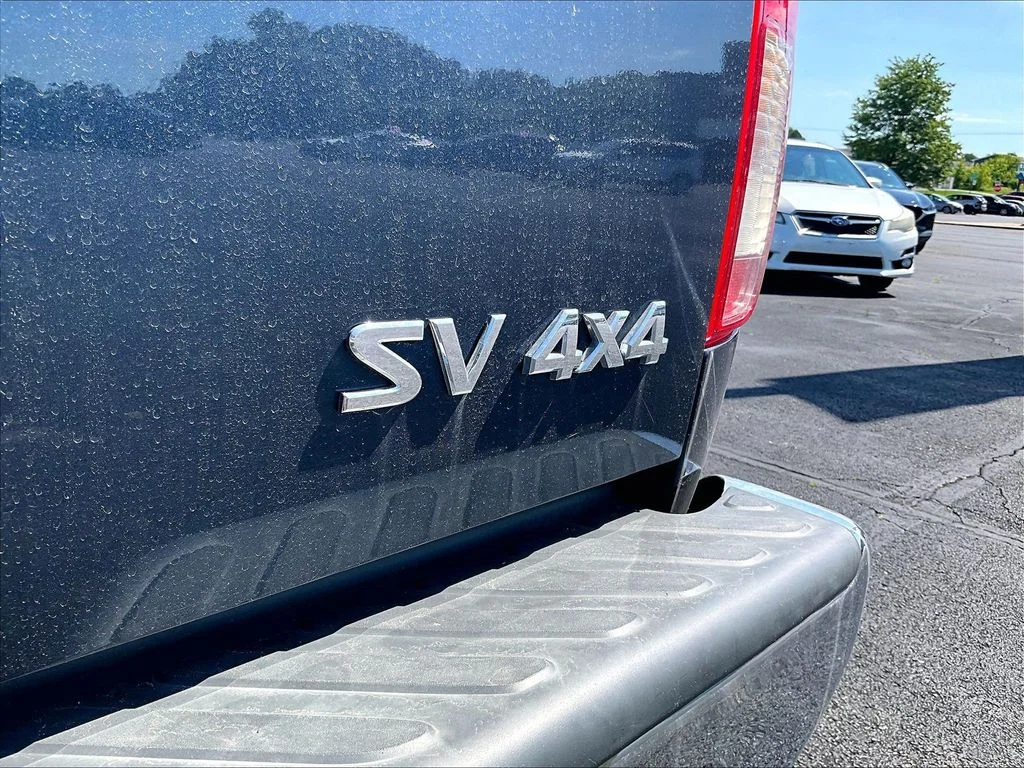 Used 2015 Blue Nissan SV image 8