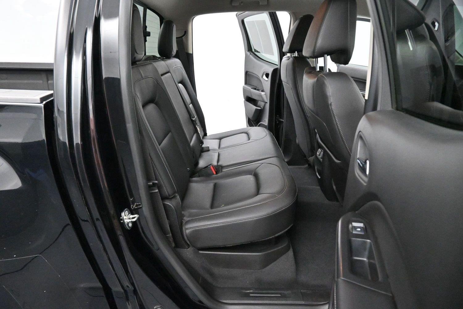 Used 2019 Onyx Black GMC 4WD SLT image 33