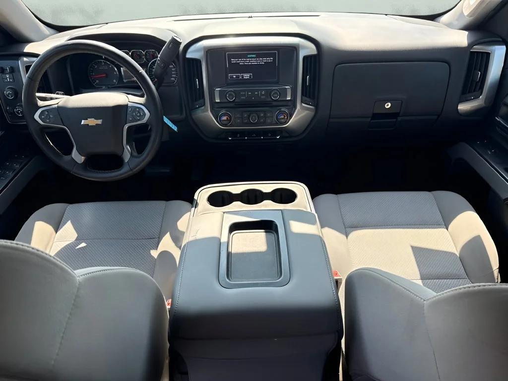 Used 2017 GRAPHITE METALLIC Chevrolet LT image 15