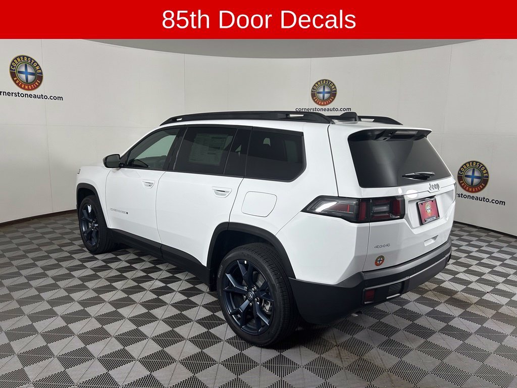 New 2026 Bright White Clear-Coat Exterior Paint Jeep Laredo image 17
