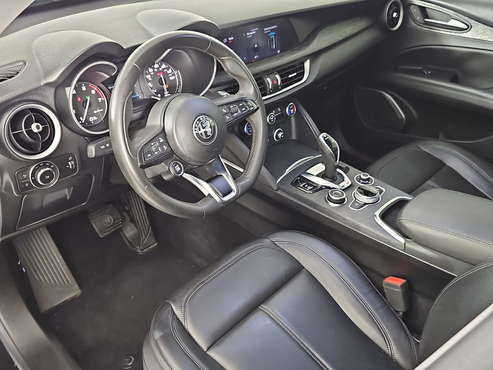 Used 2020 Black Alfa Romeo Base image 16