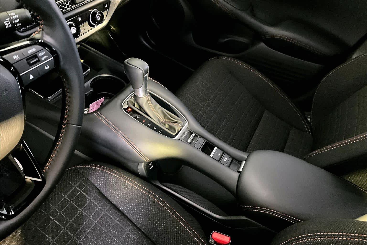 Used 2025 Platinum White Pearl Honda Sport image 17