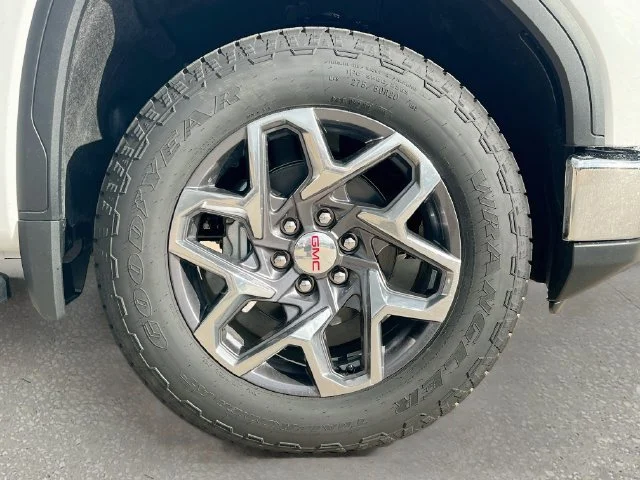 New 2026 Summit White GMC SLT image 19