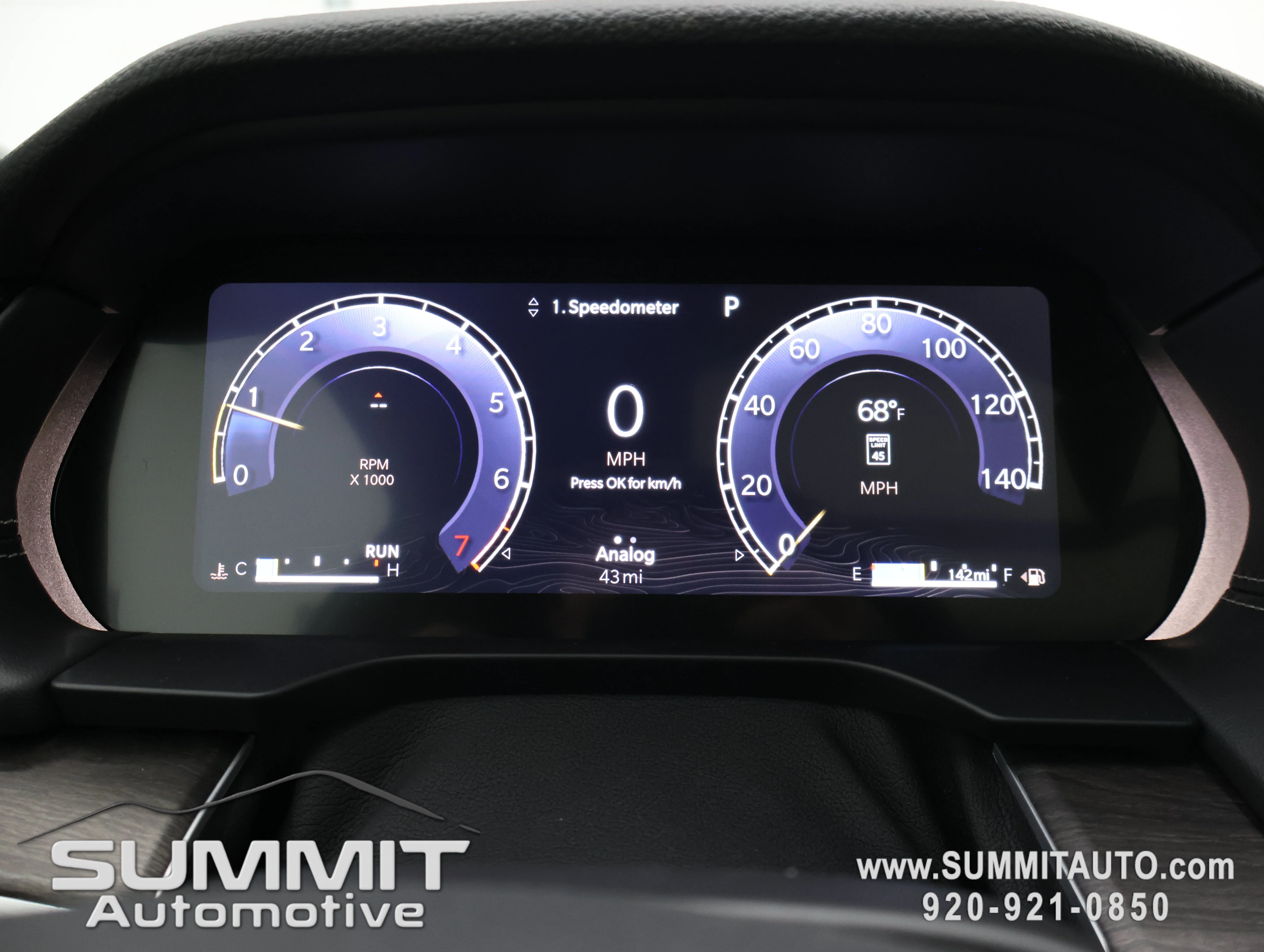 New 2026 Diamond Black Crystal Pearl-Coat Exterior Paint Jeep Limited image 10