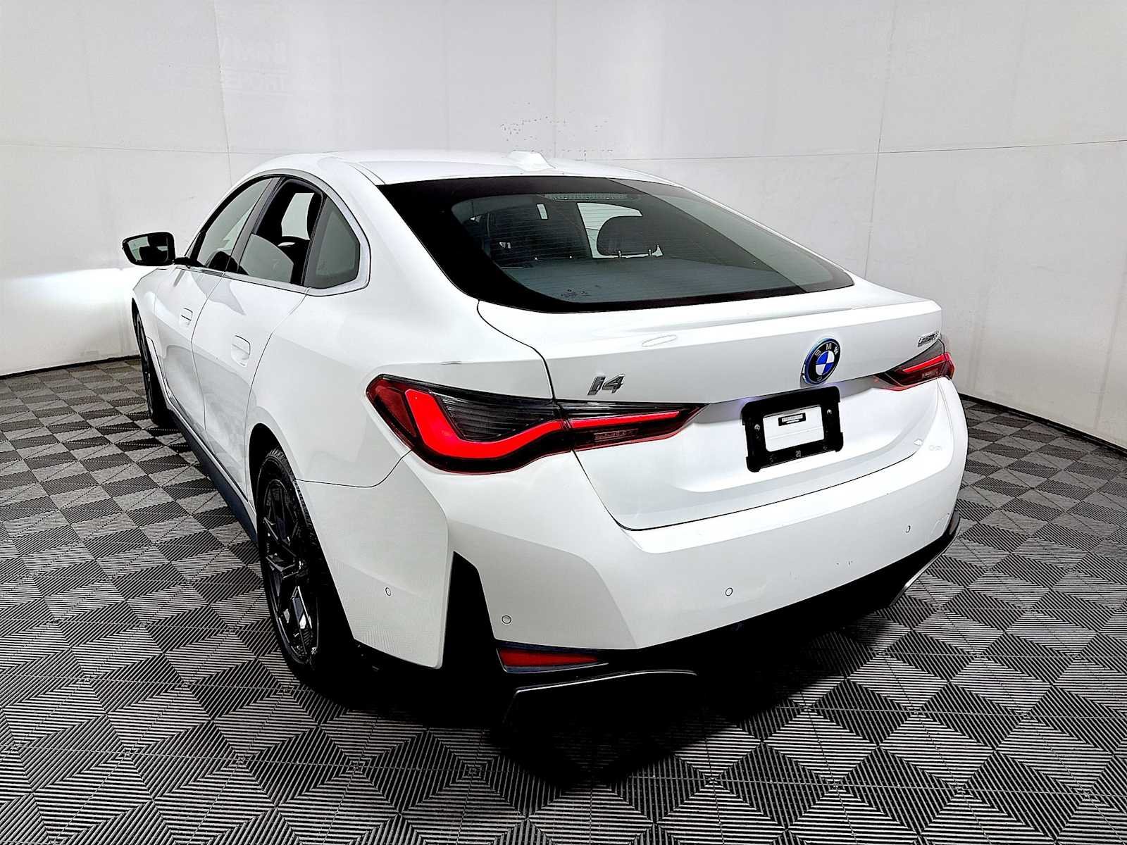 Used 2023 Alpine White BMW eDrive35 image 5