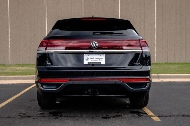 New 2026 Black Volkswagen 2.0T SE w/Technology image 7
