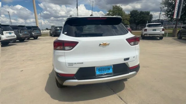 Certified Used 2025 Summit White Chevrolet LT image 7