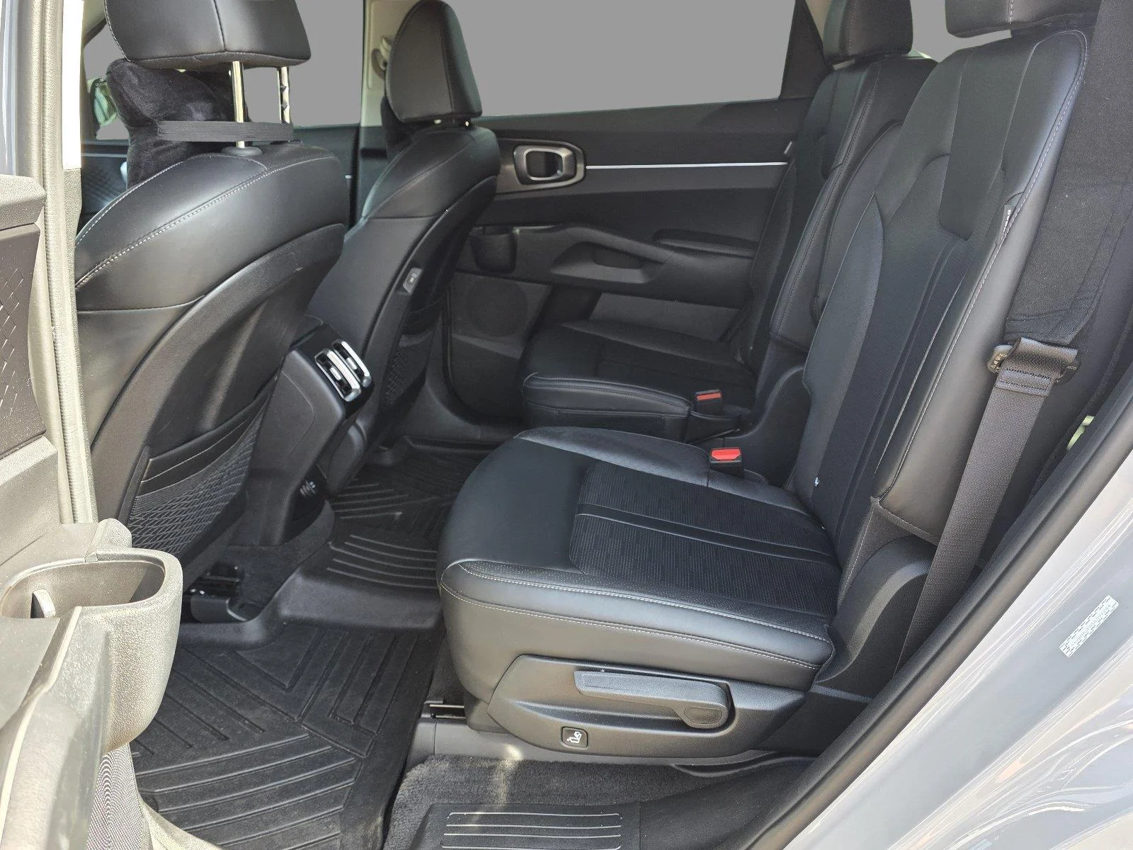 Used 2025 Wolf Gray Kia EX image 29