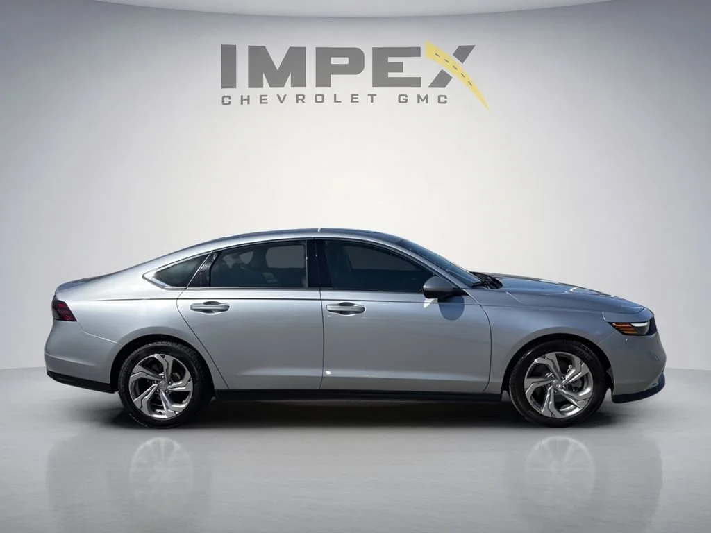 Used 2023 Silver Honda Touring image 6