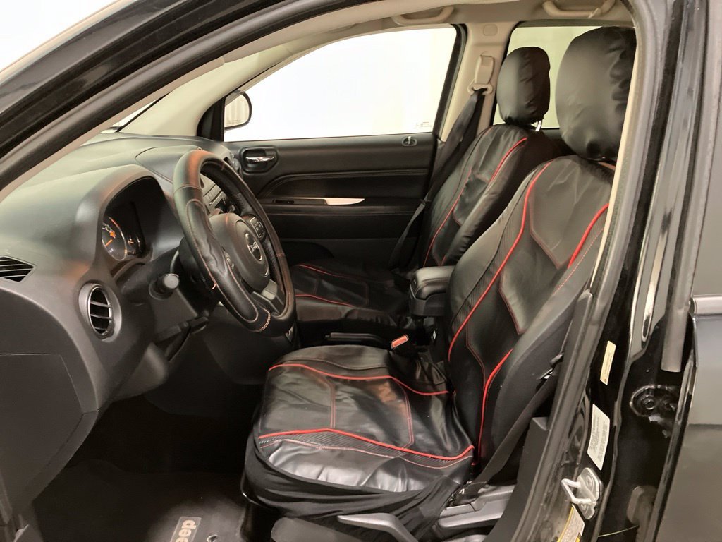 Used 2014 Black Clearcoat Jeep Latitude image 4
