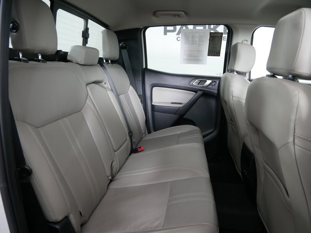 Used 2019 White Platinum Tri-Coat Ford Crew Cab LARIAT w/ FX4 Off-Road Pkg & Technology Pkg image 14
