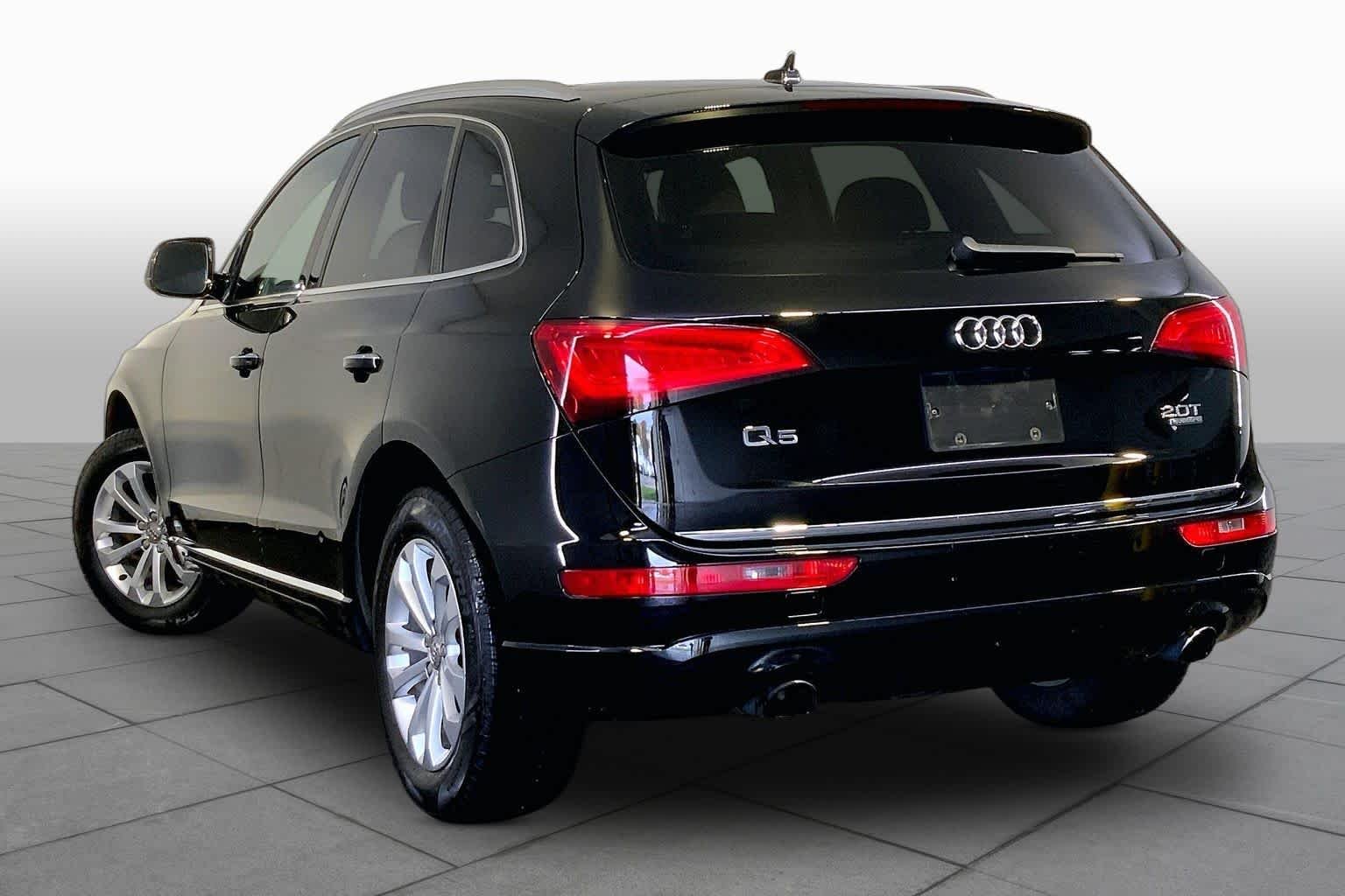 Used 2017 Brilliant Black Audi Premium image 12