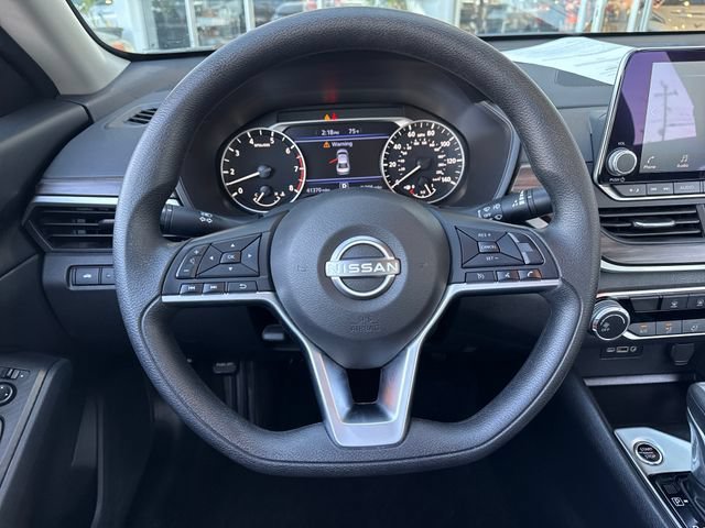 Used 2025 White Nissan SV FWD image 14