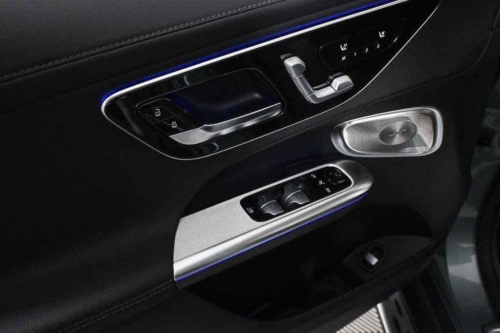 New 2026 Verde Silver Metallic Mercedes-Benz GLC 300 image 46