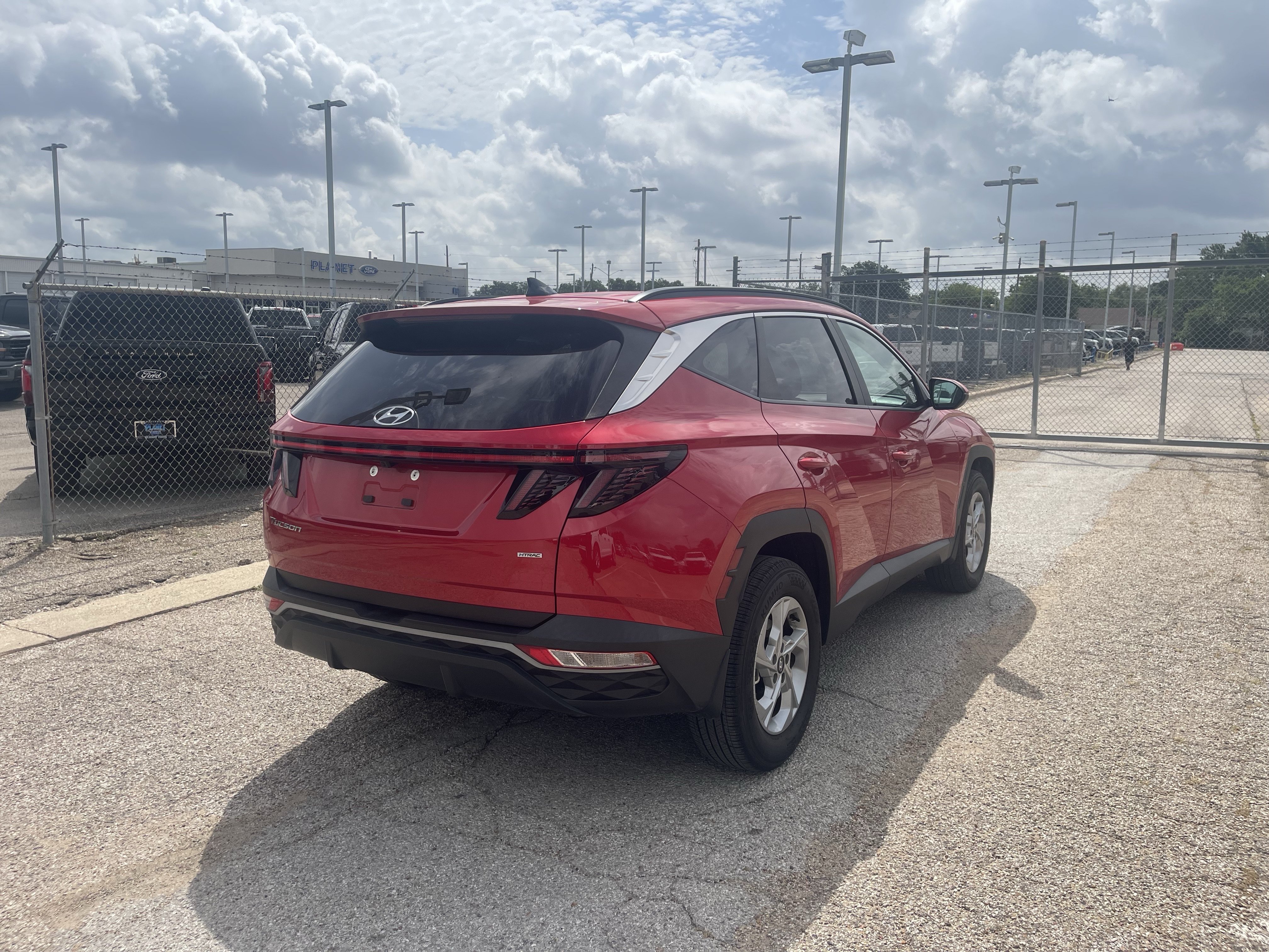 Used 2023 Calypso Red Hyundai SEL image 3