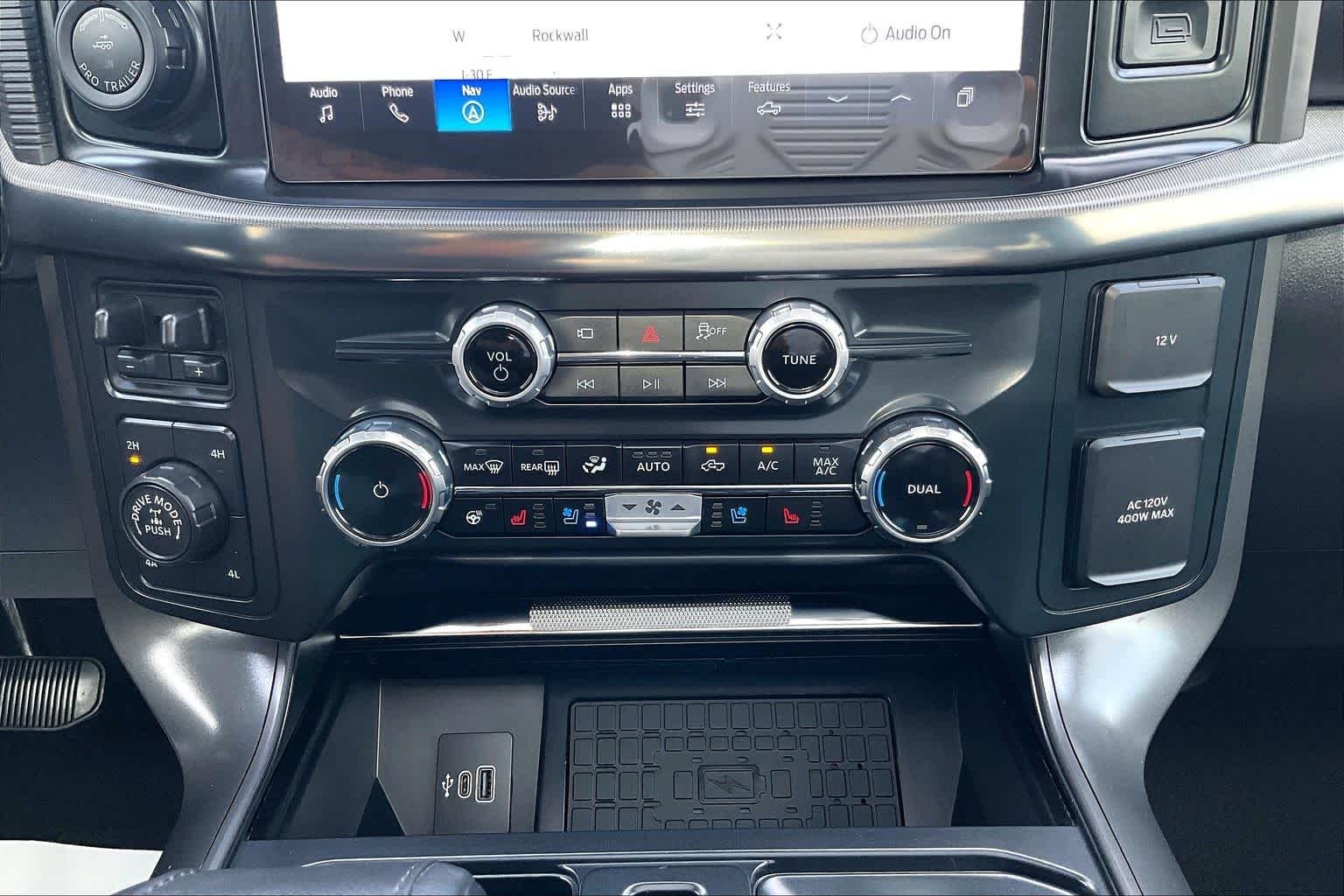 Used 2025 Carbonized Gray Metallic Ford LARIAT image 30