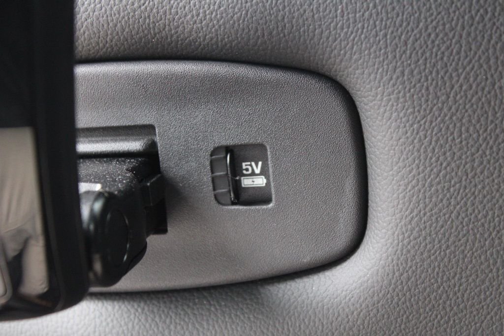Used 2025 Blue Land Rover Dynamic SE image 32