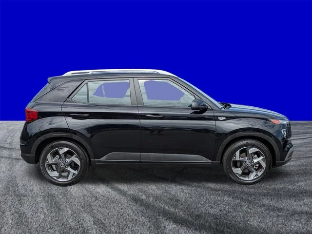 Certified Used 2022 Black Noir Pearl Hyundai SEL image 3