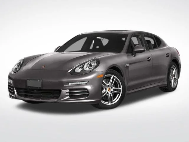 2016 Porsche Panamera 4's photo